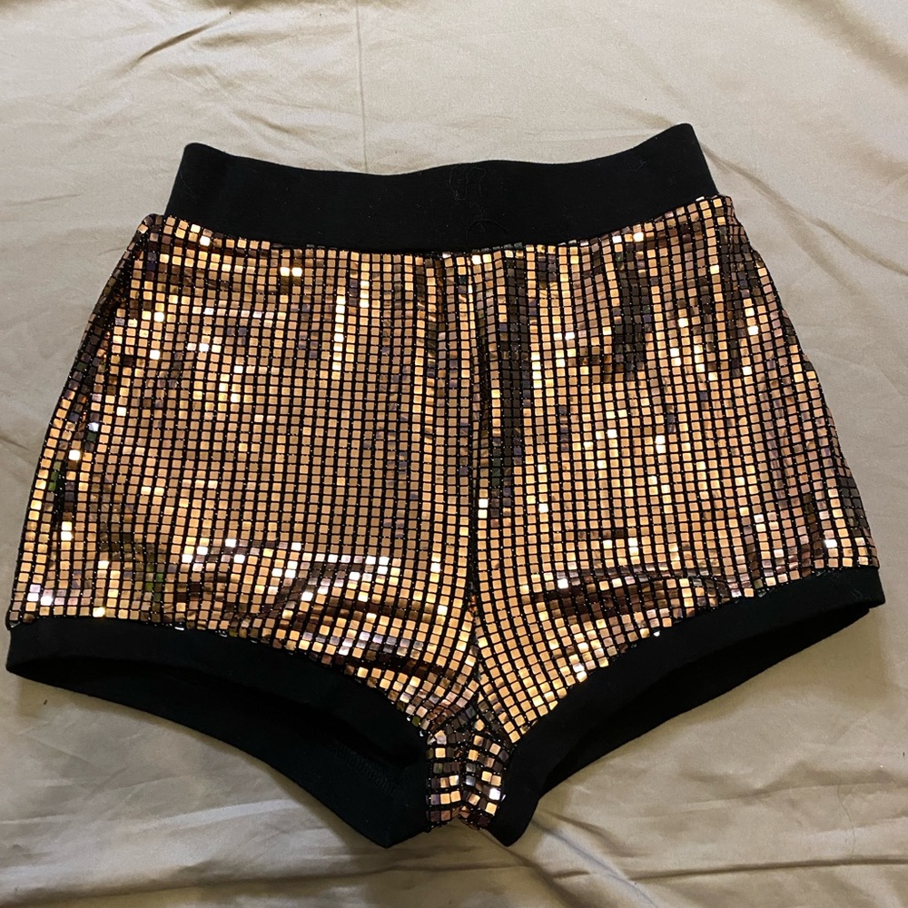 Kkirakira high waisted shorts Size small